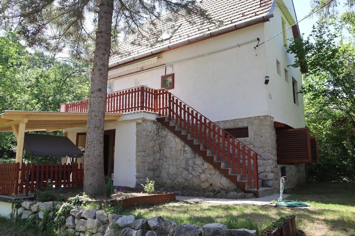 Madarles Vendeghaz Villa Abaliget Bagian luar foto