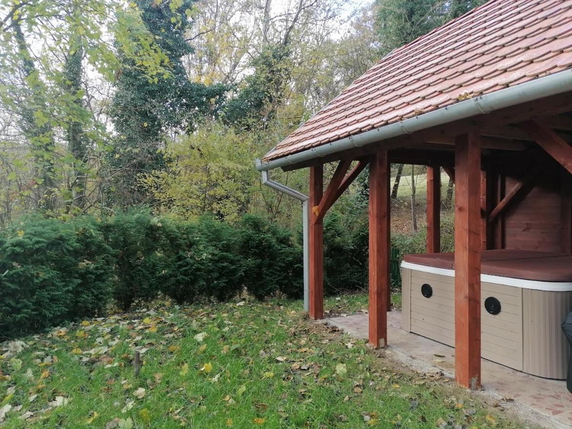 Madarles Vendeghaz Villa Abaliget Bagian luar foto